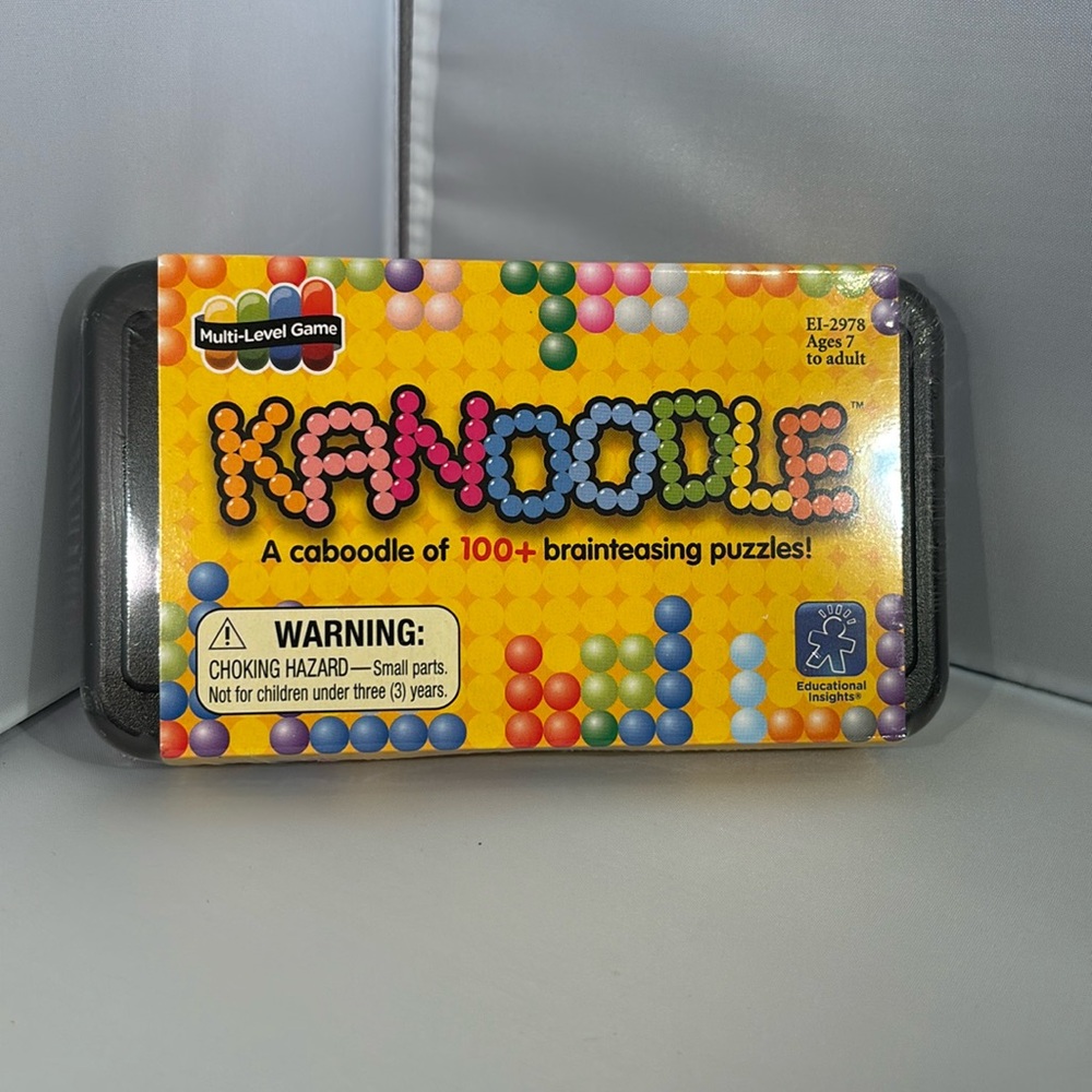 Kanoodle brain teasing puzzles